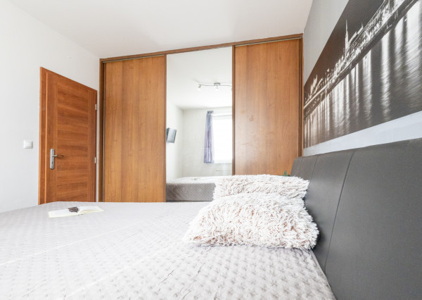 Na prenájom zariadený 2-izbový byt v Podunajských Biskupiciach