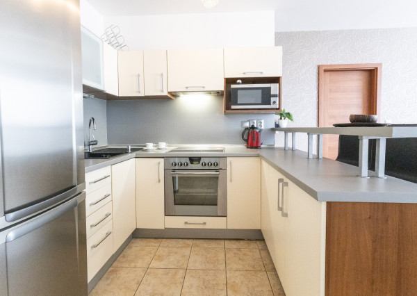 Na prenájom zariadený 2-izbový byt v Podunajských Biskupiciach