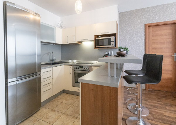 Na prenájom zariadený 2-izbový byt v Podunajských Biskupiciach