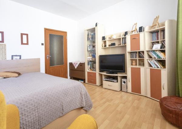 Na predaj 3-izbový byt v Bratislave-Podunajské Biskupice