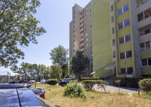 Na predaj 3-izbový byt v Bratislave-Podunajské Biskupice