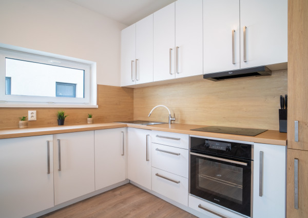 REZERVOVANÉ: Na predaj moderný 2-izbový byt v Kostolišti