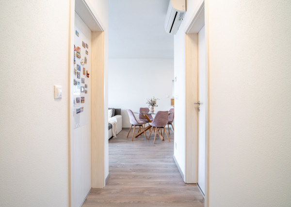 REZERVOVANÉ: Na predaj moderný 2-izbový byt v Kostolišti