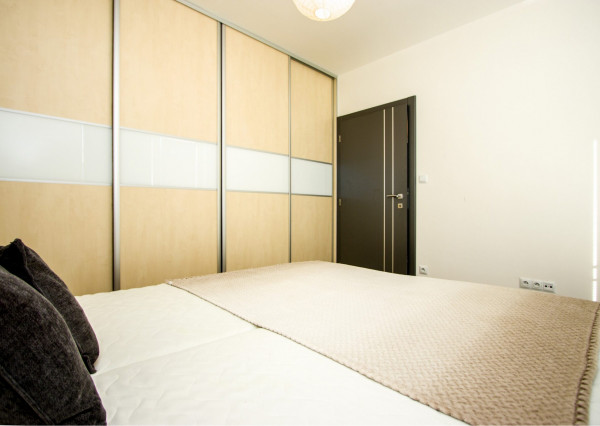 Na prenájom 2-izbový byt s veľkým slnečným balkónom v Hviezdoslavove