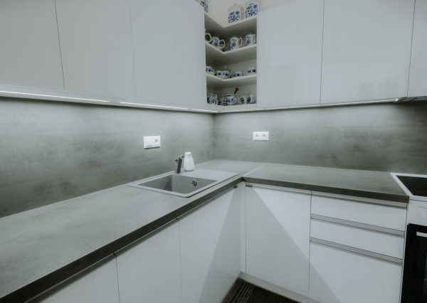 Na predaj kompletne zrekonštruovaný 2-izbový byt v Kotešovej