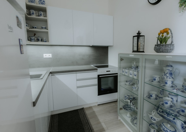 Na predaj kompletne zrekonštruovaný 2-izbový byt v Kotešovej