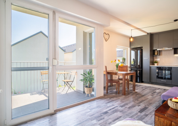 REZERVOVANÉ: Na predaj 3-izbový byt s parkovacím státím v Rajke