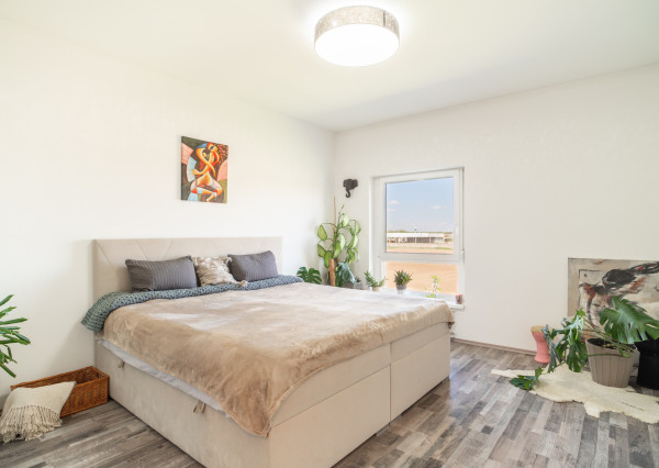 REZERVOVANÉ: Na predaj 3-izbový byt s parkovacím státím v Rajke