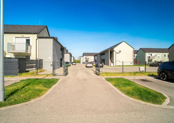 REZERVOVANÉ: Na predaj 3-izbový byt s parkovacím státím v Rajke