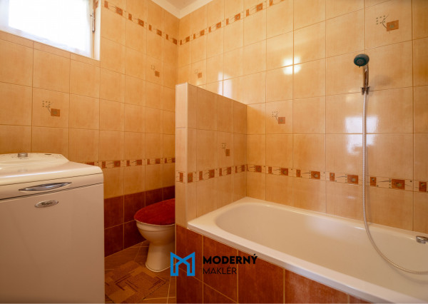 REZERVOVANÉ: Na predaj kompletne zariadený rodinný dom v obci Omšenie