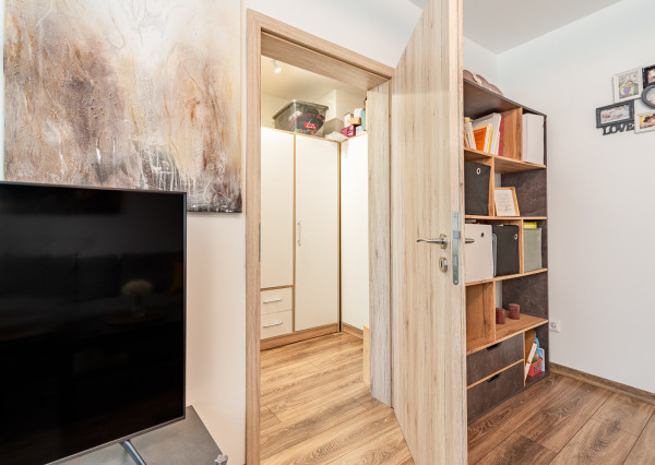 Na predaj kompletne zariadený 3,5-izbový byt v Dolnej Strede