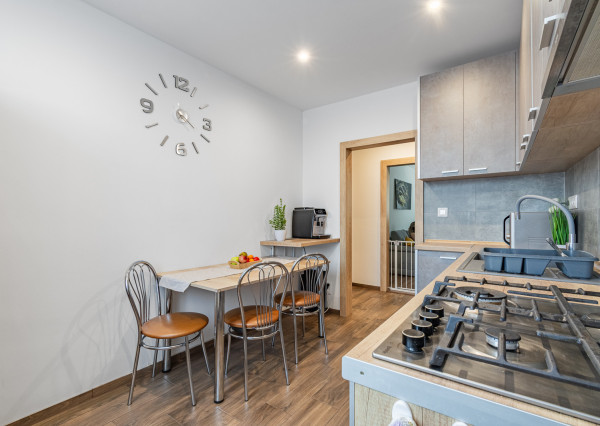 Na predaj kompletne zariadený 3,5-izbový byt v Dolnej Strede