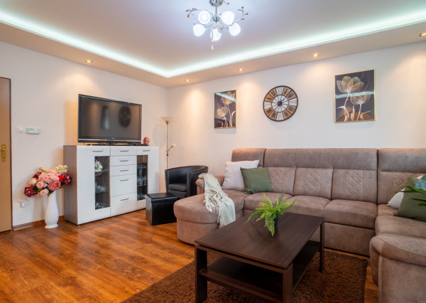 Na predaj rodinný dom s garážou v tichej časti Serede