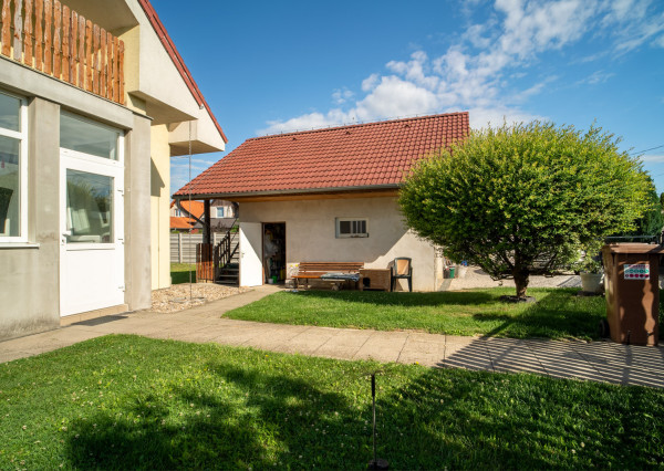 Na predaj rodinný dom s garážou v tichej časti Serede