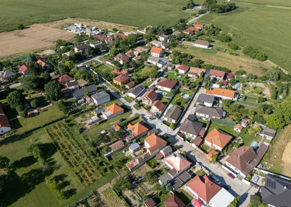Na predaj rodinný dom s garážou v tichej časti Serede