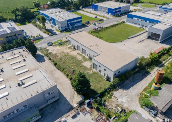 Na predaj novostavba haly s výbornou dostupnosťou v priemyselnej časti Šamorína určená na výrobu a skladovanie