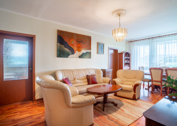 Na predaj slnečný 3-izbový byt s priestrannou loggiou v Bratislave