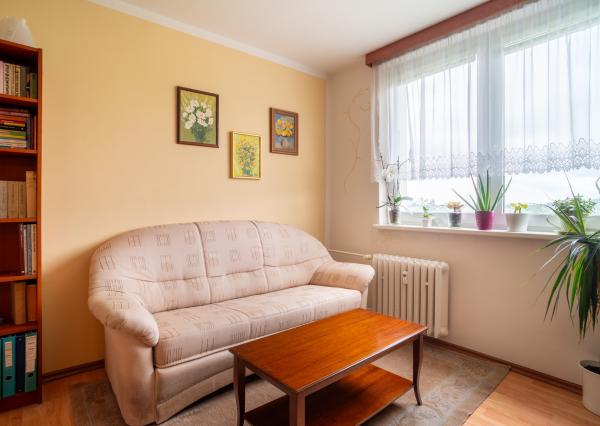 Na predaj slnečný 3-izbový byt s priestrannou loggiou v Bratislave