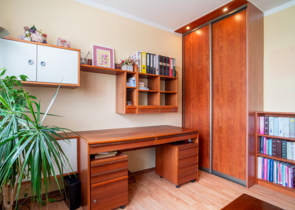 Na predaj slnečný 3-izbový byt s priestrannou loggiou v Bratislave