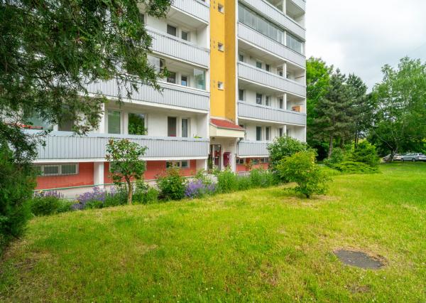 Na predaj slnečný 3-izbový byt s priestrannou loggiou v Bratislave