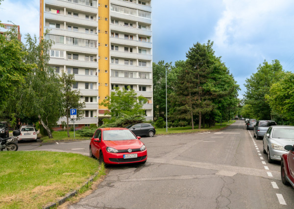 Na predaj slnečný 3-izbový byt s priestrannou loggiou v Bratislave