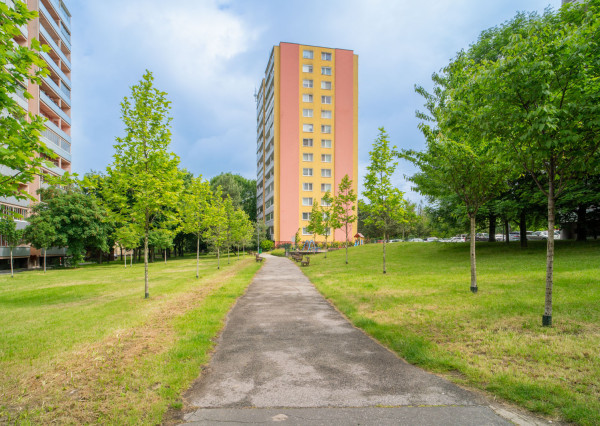 Na predaj slnečný 3-izbový byt s priestrannou loggiou v Bratislave