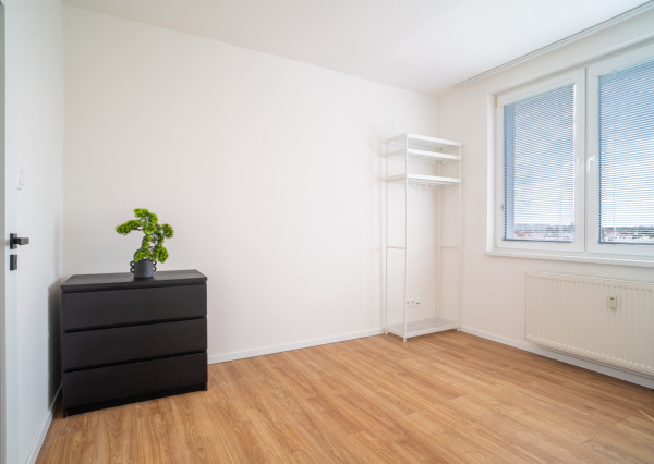 Na prenájom pekný 3-izbový byt v centre mesta Malacky