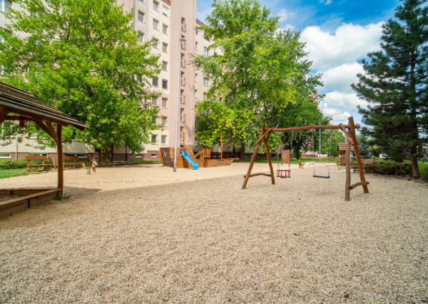 Na predaj atraktívny 2-izbový byt vo Vrábloch - Žitava