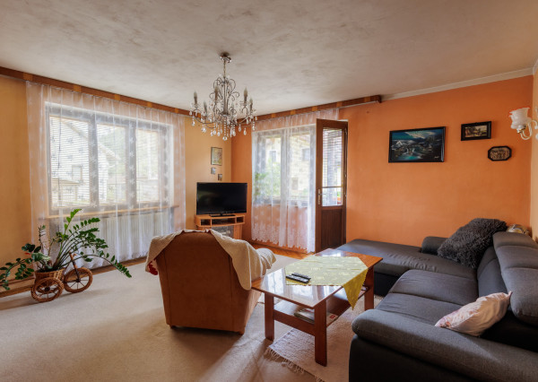 Na predaj 6-izbový rodinný dom v Považskom Chlmci