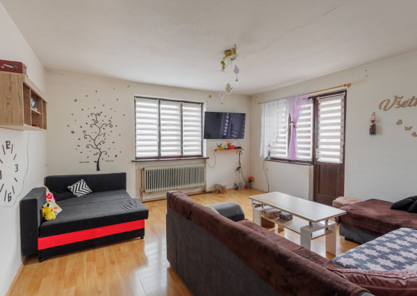 Na predaj 6-izbový rodinný dom v Považskom Chlmci