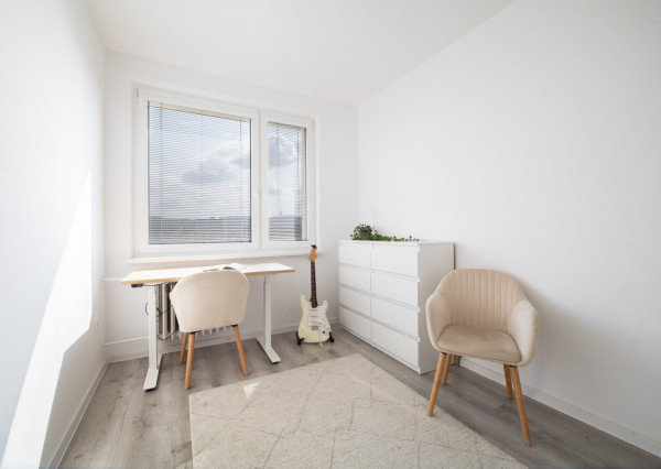 REZERVOVANÉ - Na predaj zariadený 4-izbový byt v Dúbravke