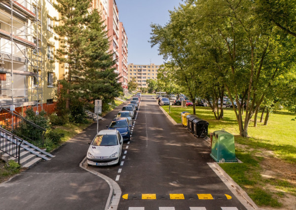 REZERVOVANÉ - Na predaj zariadený 4-izbový byt v Dúbravke