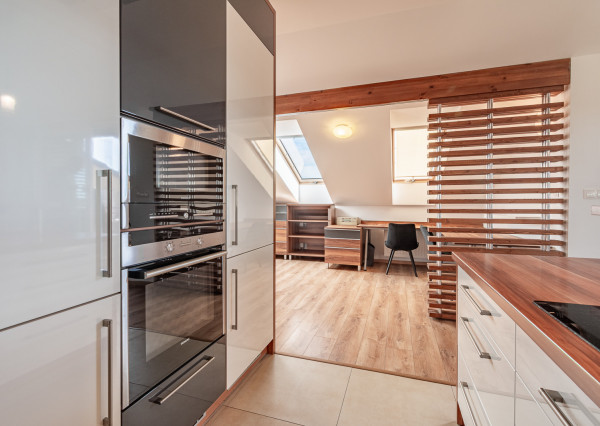 Na prenájom kompletne zariadený 4-izbový podkrovný byt v Ivanke pri Dunaji