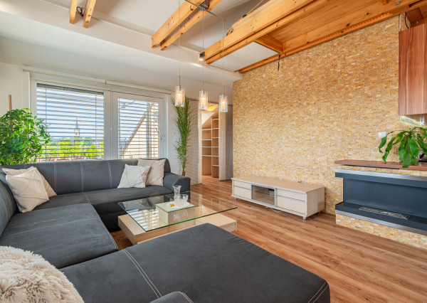 Na prenájom kompletne zariadený 4-izbový podkrovný byt v Ivanke pri Dunaji