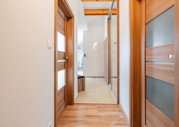 Na prenájom kompletne zariadený 4-izbový podkrovný byt v Ivanke pri Dunaji