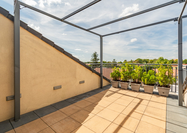 Na prenájom kompletne zariadený 4-izbový podkrovný byt v Ivanke pri Dunaji