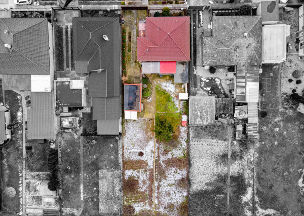 Na predaj priestranný 3-izbový rodinný dom s terasou v Šoporni