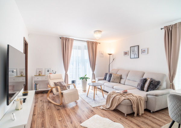 REZERVOVANÉ - Na predaj 5-izbový rodinný dom v Rovinke