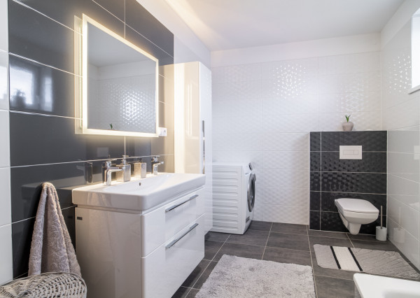 REZERVOVANÉ - Na predaj 5-izbový rodinný dom v Rovinke