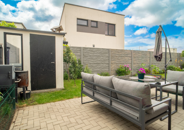 REZERVOVANÉ - Na predaj 5-izbový rodinný dom v Rovinke