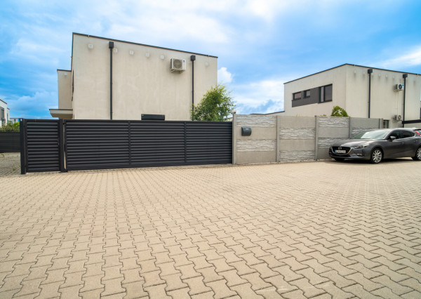 REZERVOVANÉ - Na predaj 5-izbový rodinný dom v Rovinke