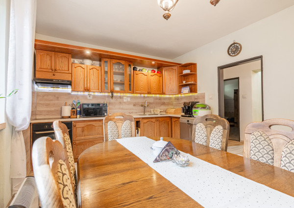 Na predaj rodinný dom s wellnessom v Dolných Lefantovciach