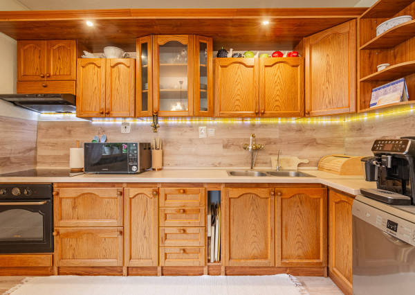 Na predaj rodinný dom s wellnessom v Dolných Lefantovciach