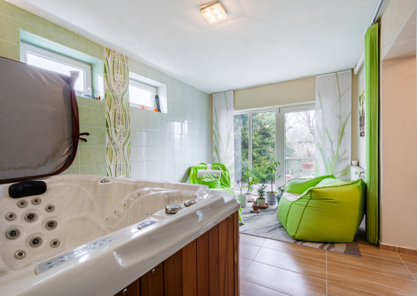 Na predaj rodinný dom s wellnessom v Dolných Lefantovciach