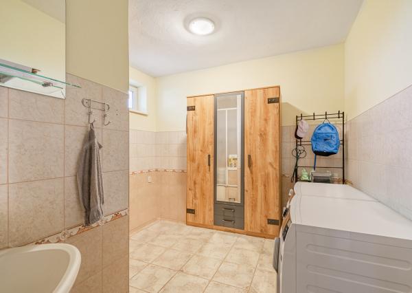 Na predaj rodinný dom s wellnessom v Dolných Lefantovciach