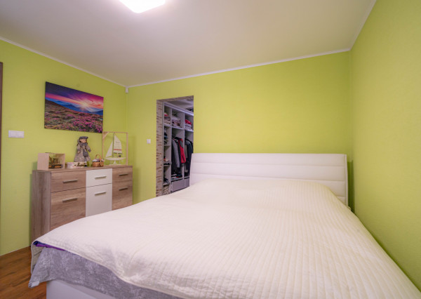 Na predaj 5-izbový rodinný dom v obci Dvorníky