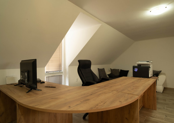 Na predaj 5-izbový rodinný dom v obci Dvorníky