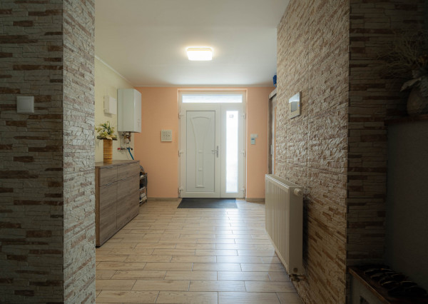 Na predaj 5-izbový rodinný dom v obci Dvorníky