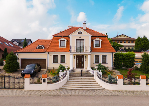 Na predaj nadštandardný rodinný dom s bazénom, Soblahov