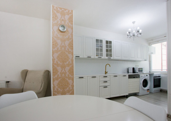 Na predaj dvojdom s rozľahlým pozemkom v centre obce Zlaté Klasy